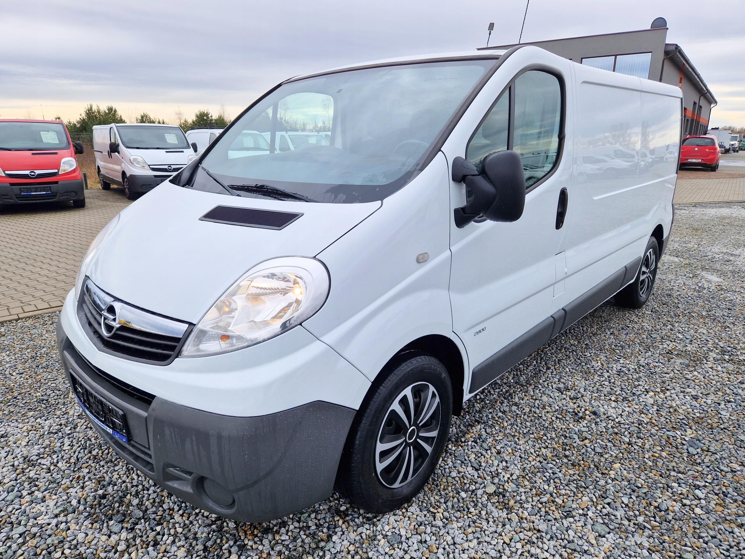 OPEL VIVARO 2 0 CDTI 115 KONNY L2H1 RENAULT TRAFIC Opinie I Ceny Na opel-vivaro-2-0-cdti-115-konny-l2h1-renault-trafic-opinie-i-ceny-na