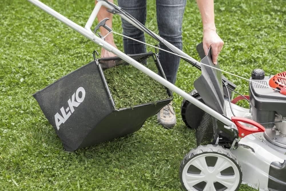 фото Газонокосилка бензиновая AL-KO Easy 4.60 SP-S (113795) 1