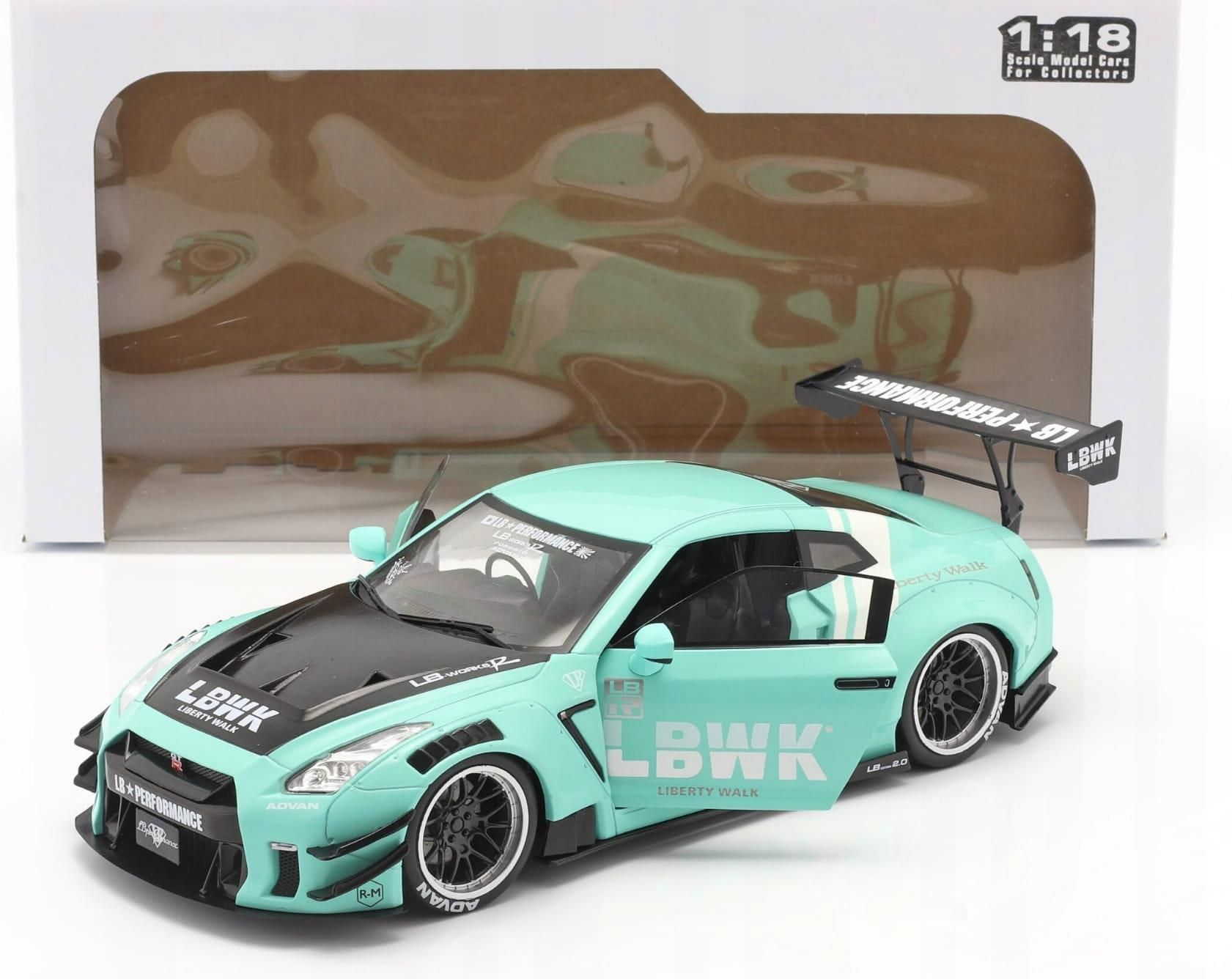 ミニカー MARTINI Nissan GT-R 35 LBWK 1/18 MARTINI Nissan GT-R 35 LBWK 1/18 - メルカリ