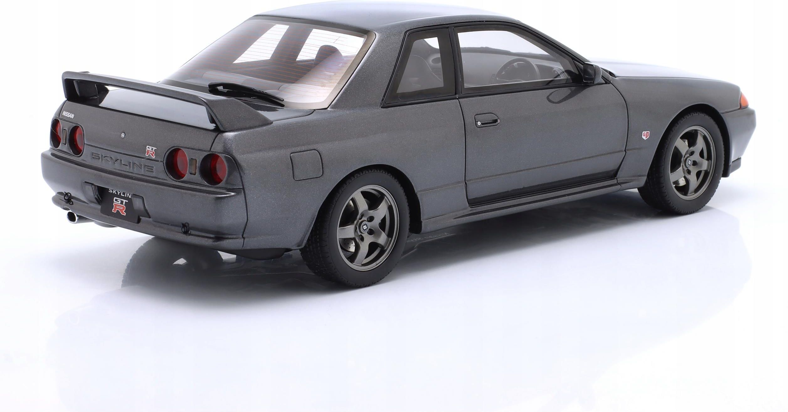 1/18 Nissan Skyline GT-R (R32) Gun Grey Metallic Model Car