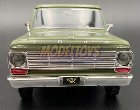 1969 Ford F-100 Pickup Truck Diecast Model – 1/24 Scale Green Classic Collectible