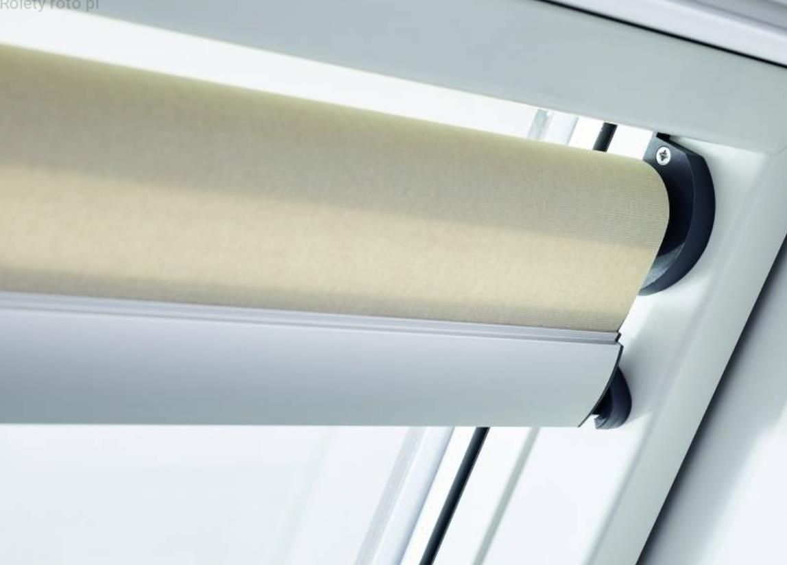 Roto Roleta Na Okno Dachowe Dzienna Zrs R4/R7 74X140 Standard Manualna