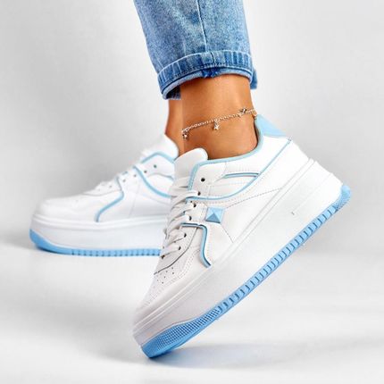 Białe sneakersy damskie z niebieskimi dodatkami