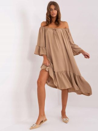 Camelowa sukienka oversize z falbanką midi