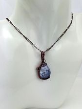 Wisiorek miedziany 4.4 cm z opalem dendrytowym na łańcuszku, znak Bliźniąt. Ludwika Lipińska
