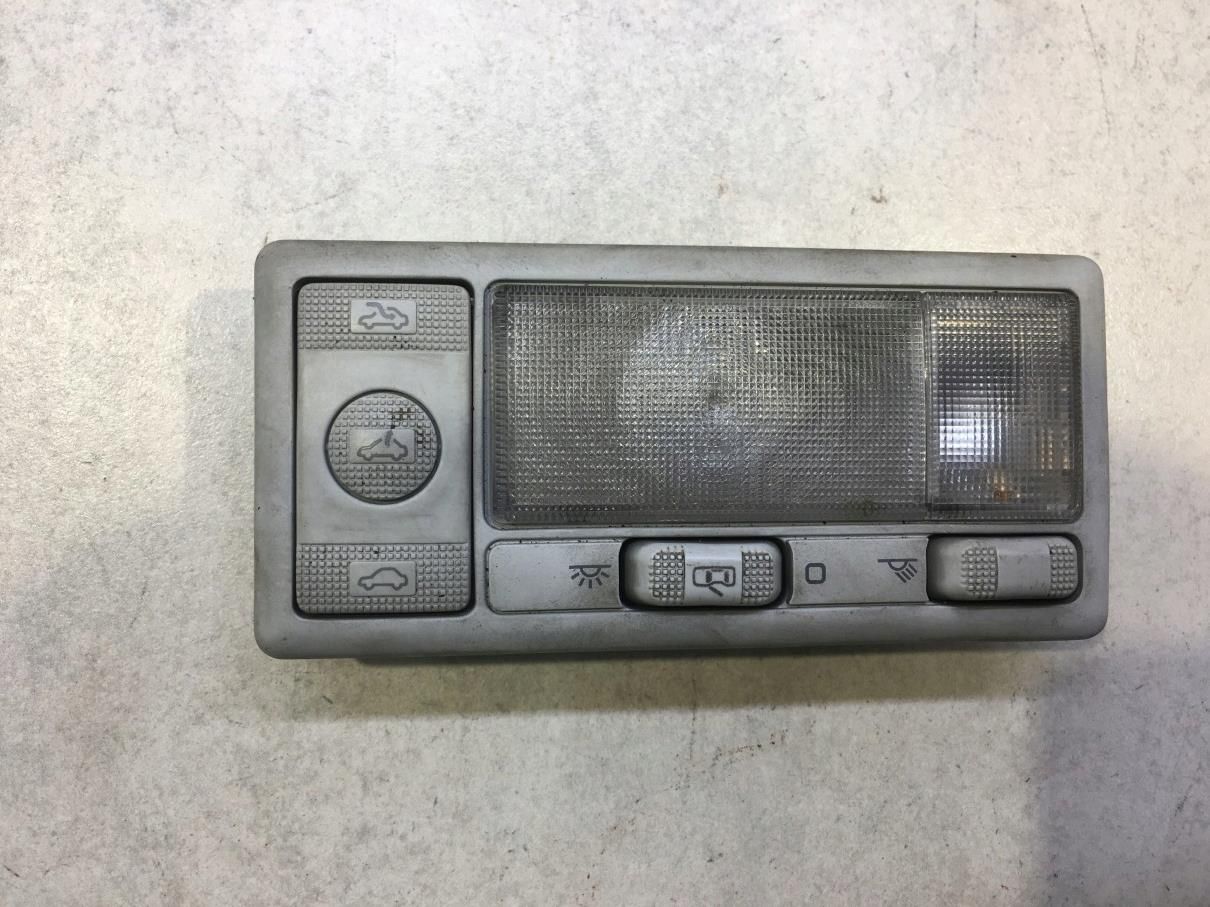 Volkswagen Lampka Podsufitki Vento 1H0947111 1H0959728 - Opinie i ceny ...