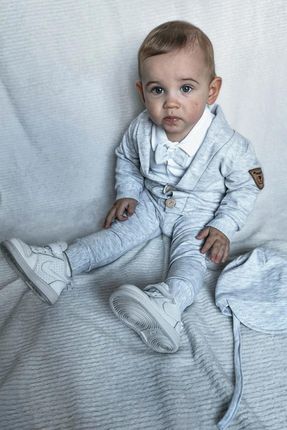 Elegancki zestaw dla niemowlaka 4 pack białe body + szara bluza, spodnie i czapka