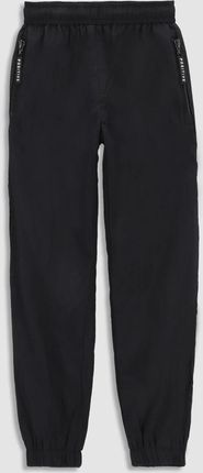 Spodnie tkaninowe czarne kreszowe z kieszeniami i podszewką z siatki