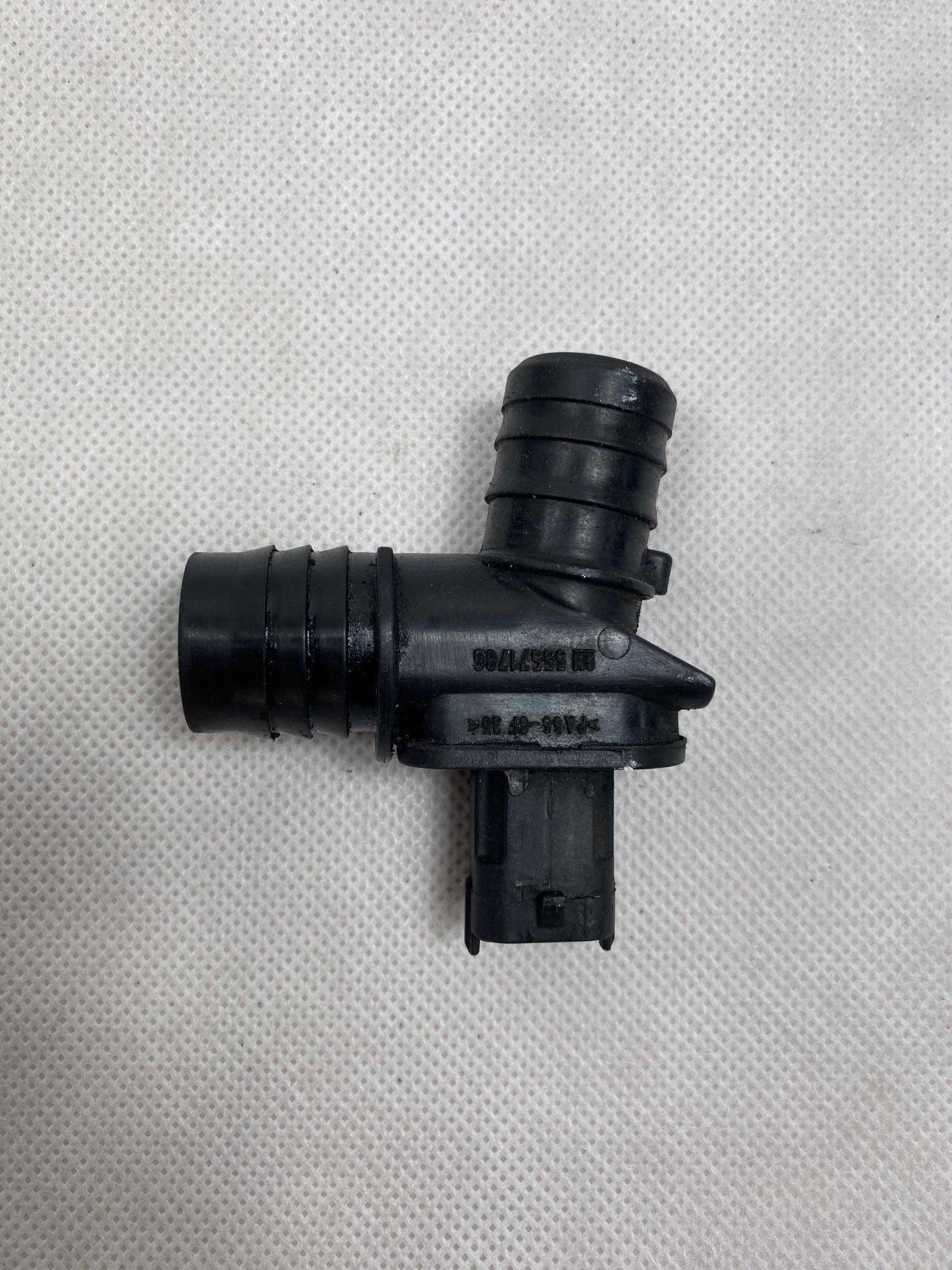 Blok silnika Opel Astra J Czujnik Odmy Rura 55571786