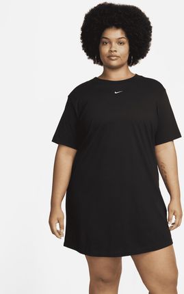 Damska sukienka typu T-shirt z krótkim rękawem Nike Sportswear Essential (duże rozmiary) - Czerń