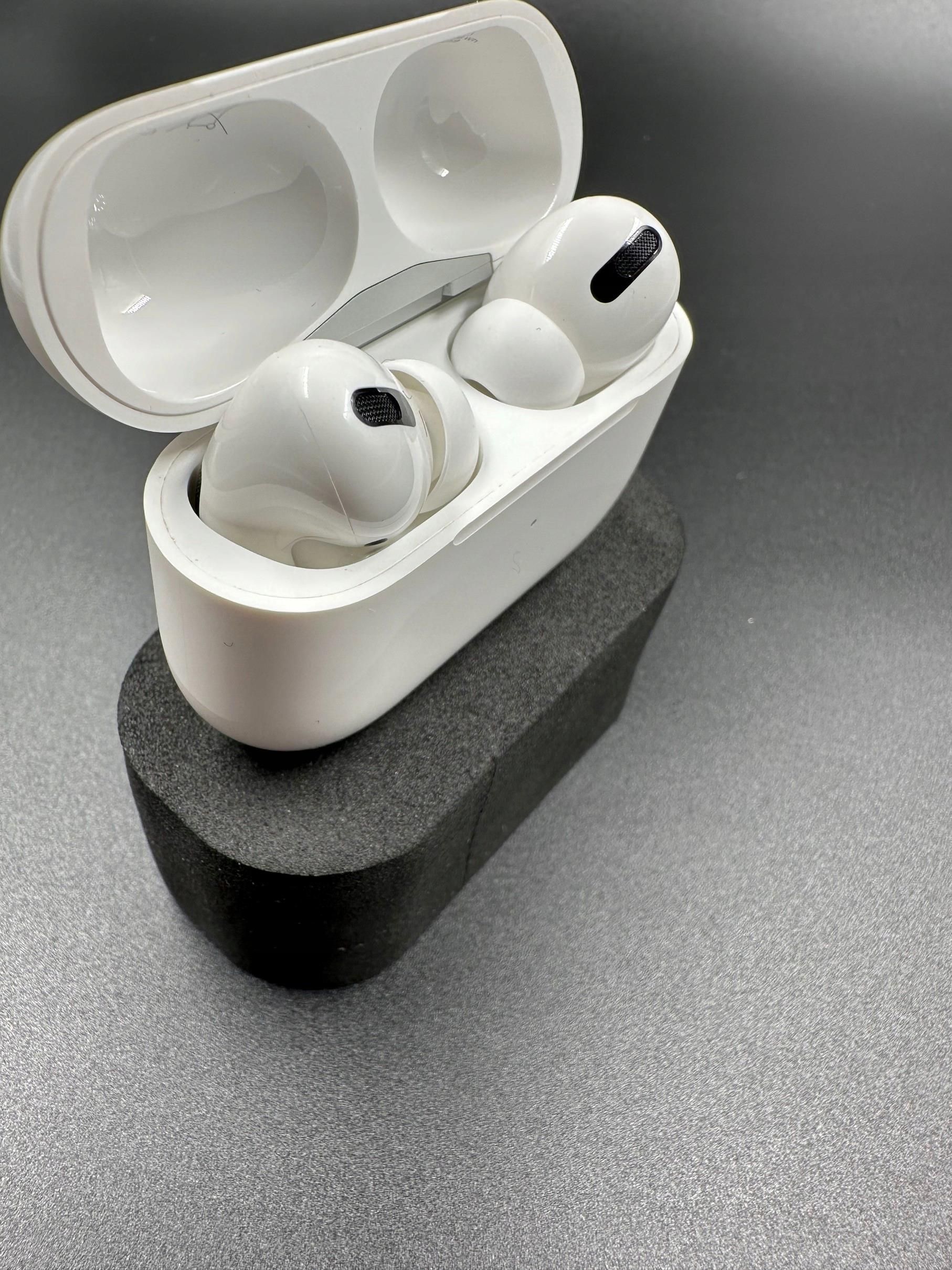 Słuchawki Apple AirPods Pro 1 Biały - Opinie i ceny na Ceneo.pl
