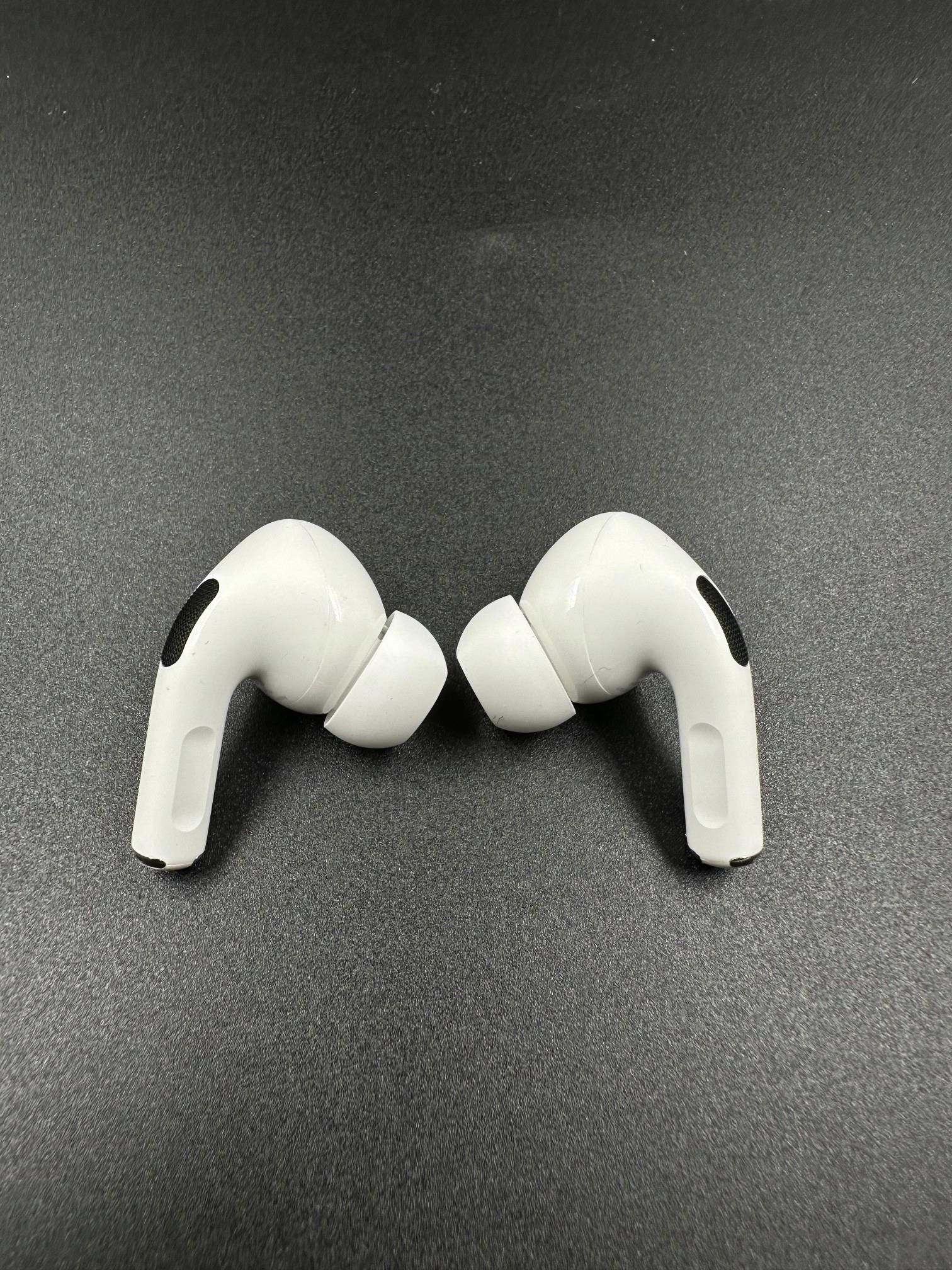 【AirPods pro1】 AirPods Pro 1 z bezprzewodowym etui ładującym — Dane