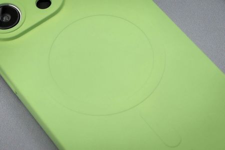 Bizon Etui Case Silicone Magsafe Do Apple Iphone 15 Pro Max Jasnozielone - zdjęcie 2