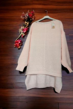 Asymetryczny sweterek akryl pudrowy róż oversize