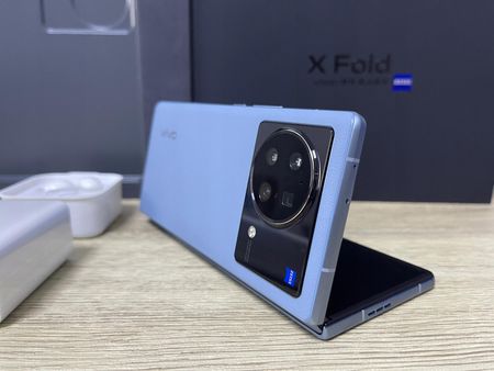 vivo X Fold 2 本体 新品未開封￼ 12+256G 青 vivo X Fold 2 本体 新品未開封￼ 12+256G 青 - メルカリ