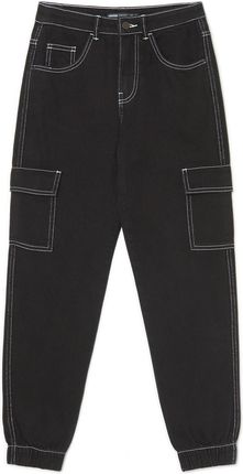 Cropp - Czarne jeansowe joggery cargo - Czarny