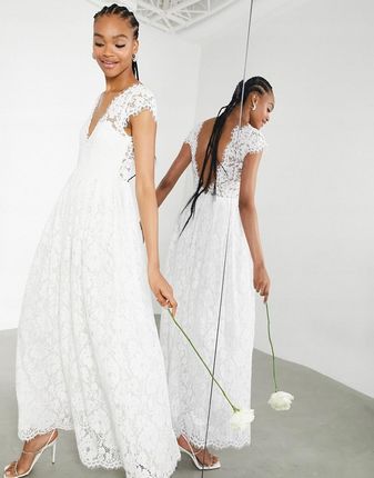 Koronkowa suknia ślubna z rękawami 44