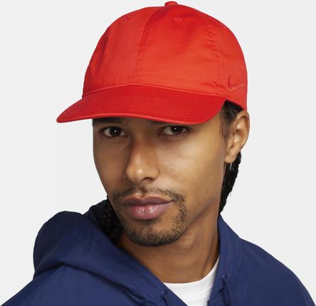 Elastyczna czapka z płaskim daszkiem Nike Club - Czerwony