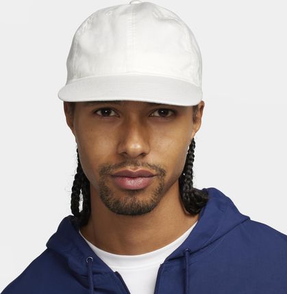 Elastyczna czapka z płaskim daszkiem Nike Club - Biel