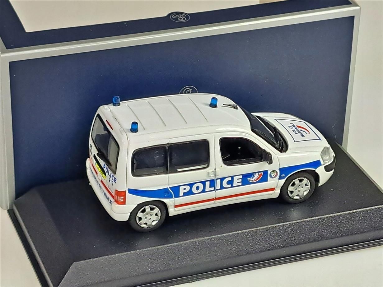 Citroën Berlingo 2004 Feuerwehr 1:43
