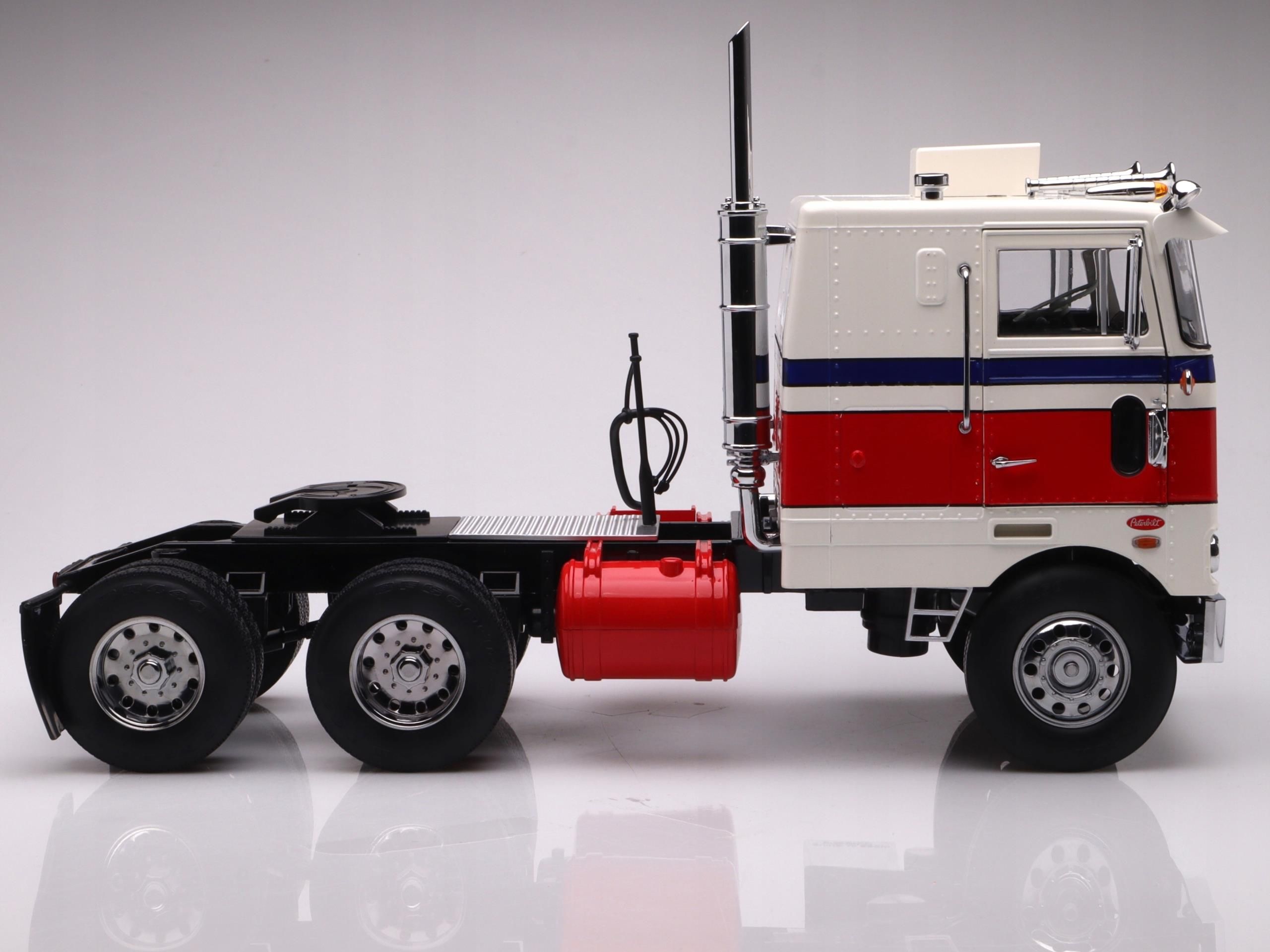ミニカー 1/18 Peterbilt 352 Pacemaker 1977-1979 ミニカー 1/18 Peterbilt 352 Pacemaker 1977-1979 Amazon.com
