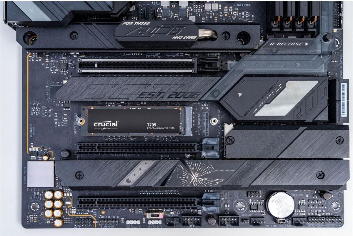 Crucial(クルーシャル) T705 1TB 　 SSD Amazon.co.jp: Crucial(クルーシャル) T705 ヒートシンク付 1TB