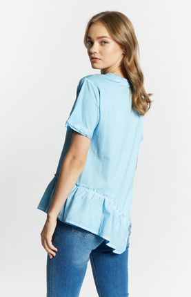 Dzianinowy T-shirt damski z falbanką błękitny Monnari
