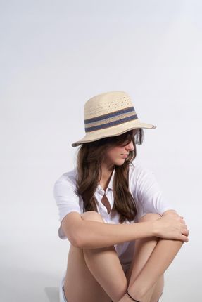 Pleciony kapelusz typu Fedora Słomkowy kapelusz damski z szerokim rondem