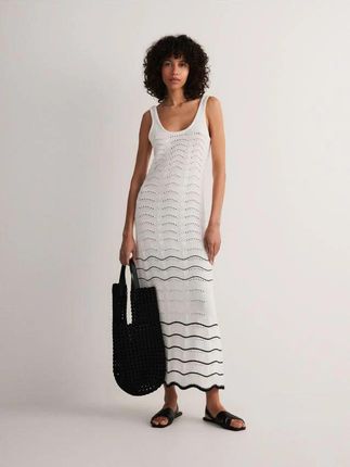 Reserved - Dzianinowa sukienka maxi - biały