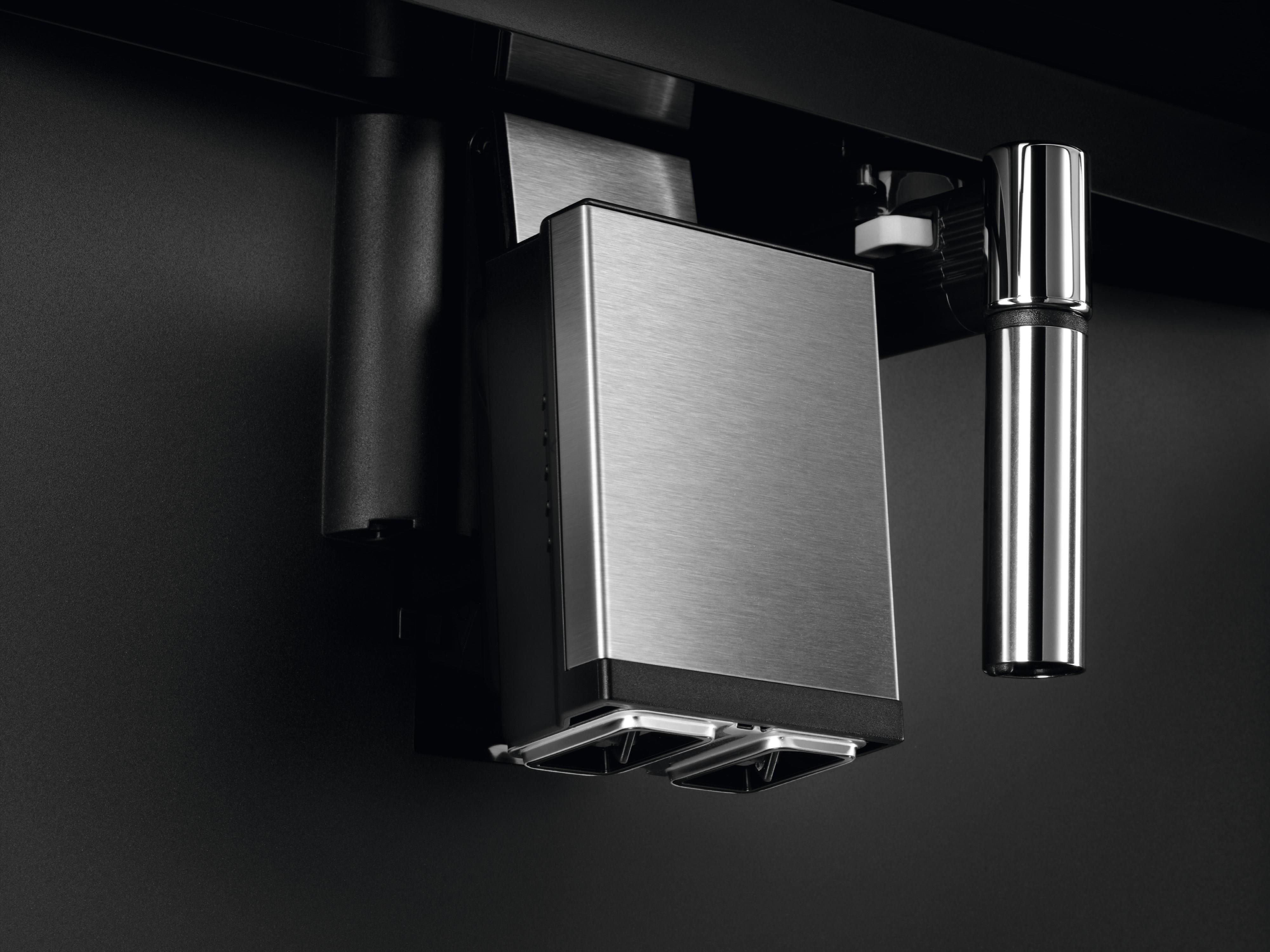 фото Кавомашина автоматична Electrolux KBC85H