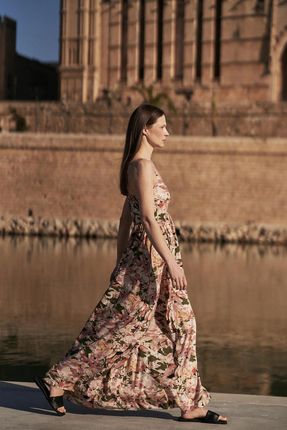 Sukienka maxi na ramiączka z kwiatowym wzorem różowa XL od Moodo
