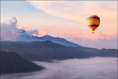 Muralo Fototapeta Nowoczesny Abstrakcyjny Krajobraz Górski Balon Modna Stylizacja Salonu Dekoracja Ścienna Z Efektem 180x120cm