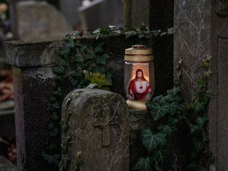 Bolsius Złoty Znicz Z Jezusem Tradycyjny Na Grób 6szt. + Wkład - zdjęcie 3