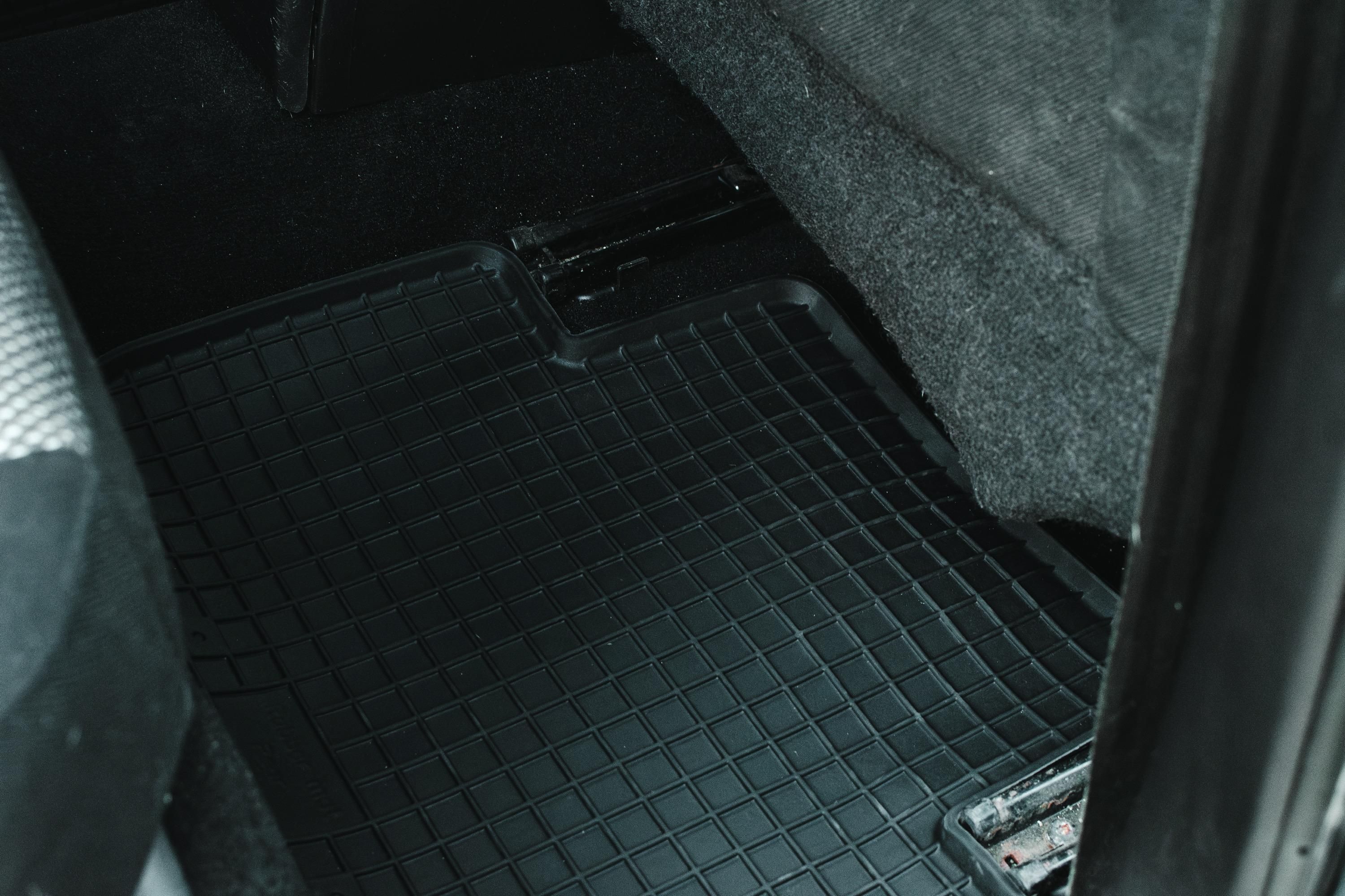 Wielganizator Fußmatten Für Suzuki Swift IV (2005-2010) - Velours Schwarz, 2-teilig Basic