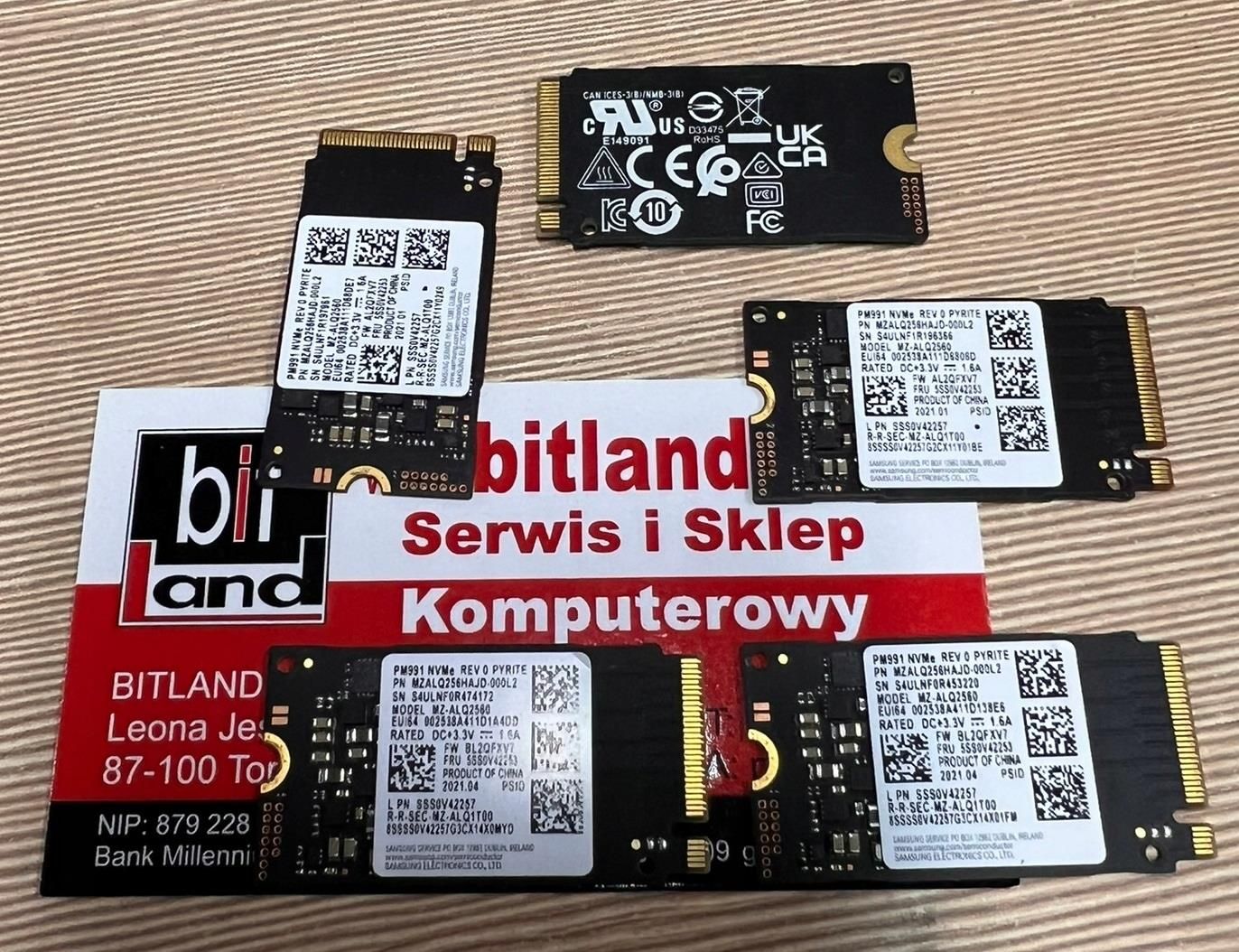 Samsung M.2 NVMe 256GB SSD 4枚セット Dysk SSD Samsung 256GB M.2 PCIe PM991 (MZALQ2560) - Opinie i ceny