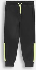 Zdjęcie Spodnie Dresowe Chłopięce Czarne Joggery Regular Fit 116 Coccodrillo ZC4 - Mosina
