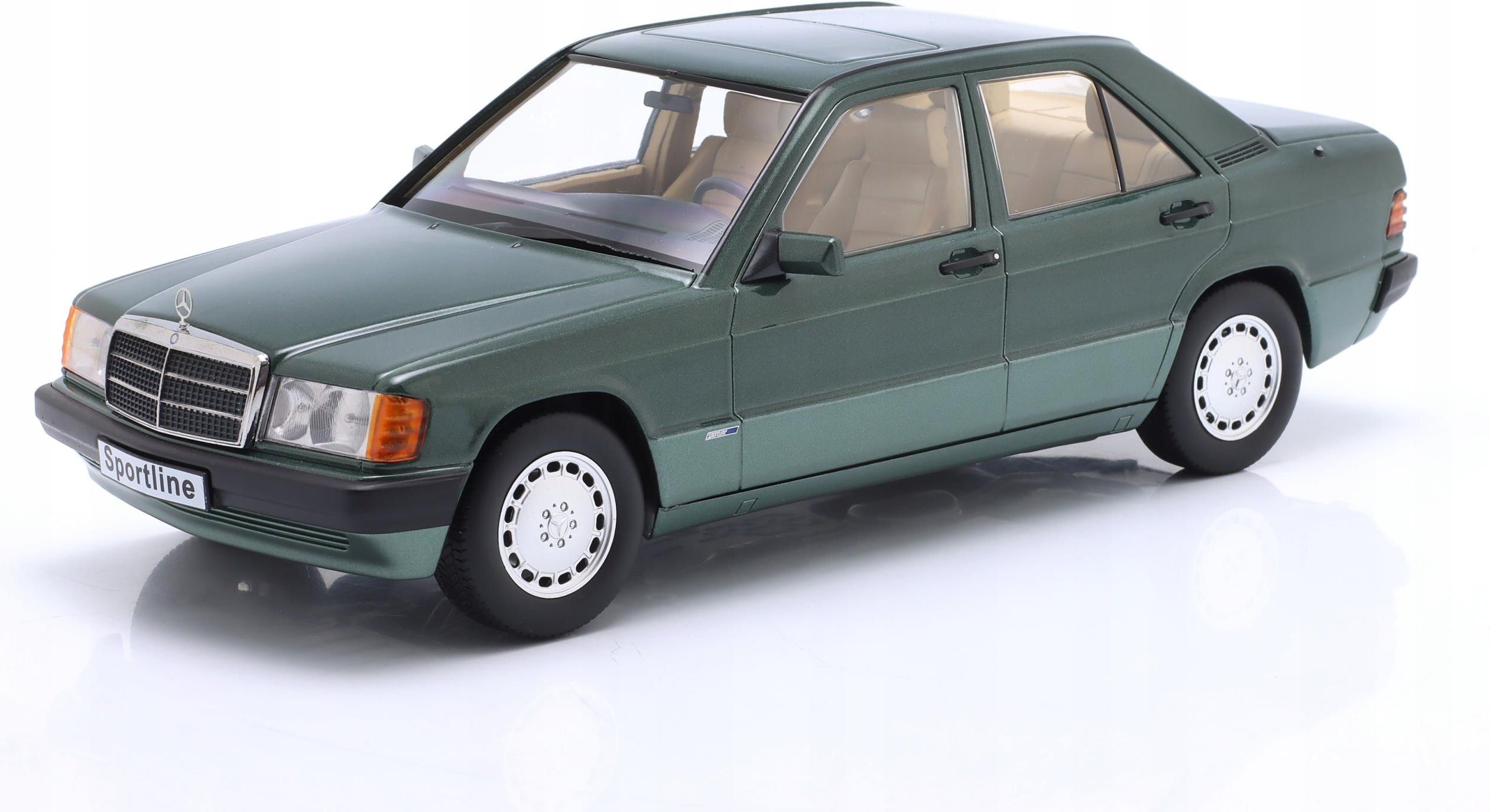 304-033 ノレブ 1/18 メルセデスベンツ 190E 1982 ノレブ 1/18 メルセデスベンツ 190E 2.3-16 1984 スモークシルバー