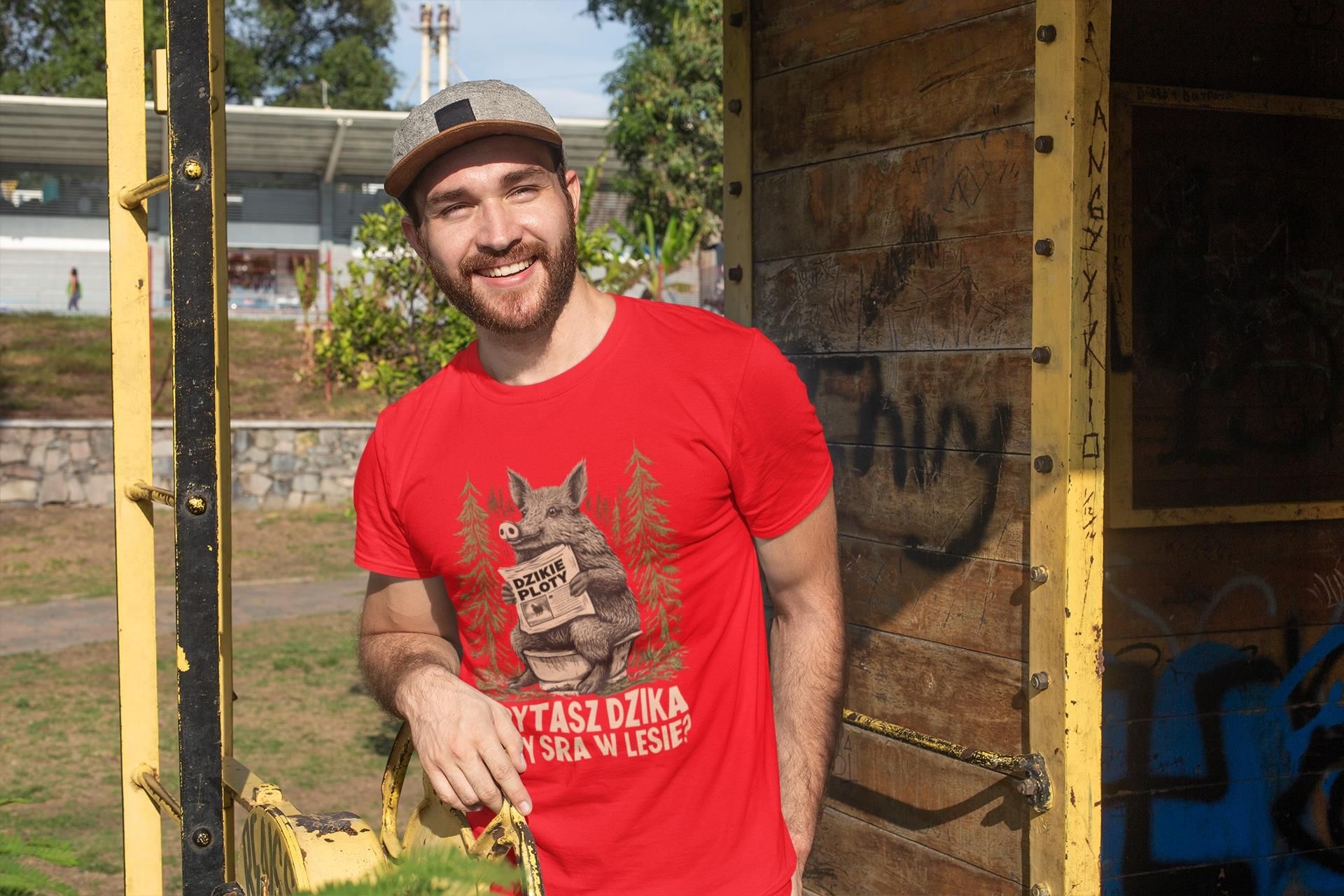 Pytasz Dzika Czy Sra W Lesie Podobne Koszulka męska Pytasz Dzika Czy Sra W Lesie śmieszny t-shirt - Ceny i