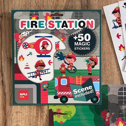 Naklejki wielokrotnego użytku dla dzieci z planszą Apli Kids Strażak - zdjęcie 5