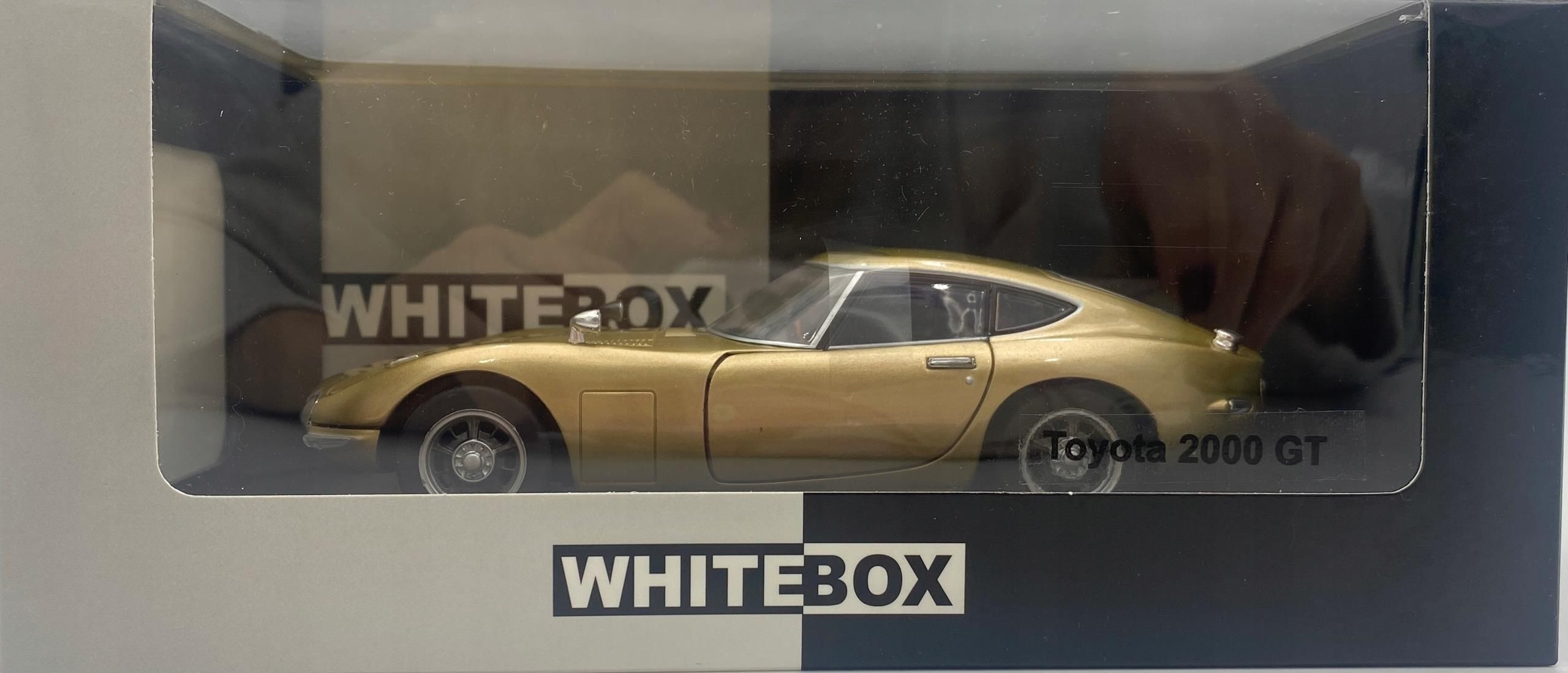 IXO WhiteBox 1/24 Toyota 2000 GT 1967 - Beige Métallisé - Neuve
