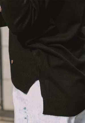 Lekki sweter oversize Jovie czarny : Rozmiar - Jeden rozmiar - zdjęcie 2