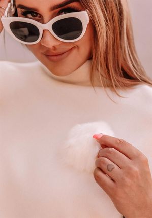 Sweter ze stójką i ozdobną przypinką futerka Winnie beżowy : Rozmiar - UNIWERSALNY - zdjęcie 3