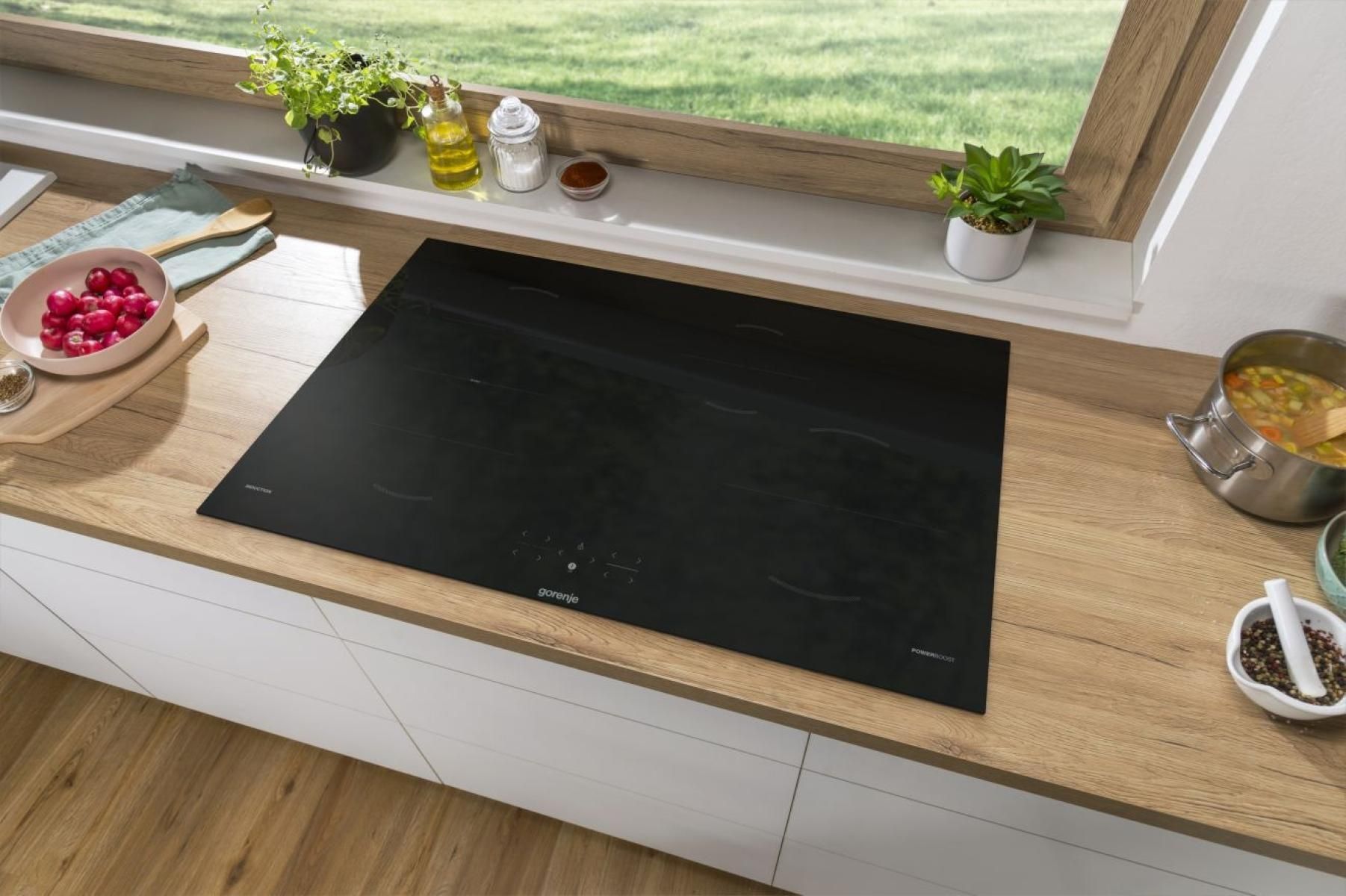фото Індукційна варильна поверхня Gorenje GI8421BSC
