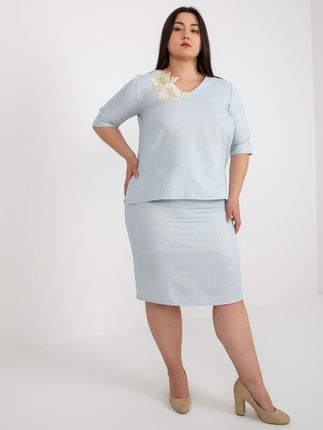 Jasnoniebieska bluzka plus size z błyszczącą nitką - zdjęcie 2