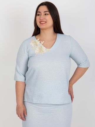 Jasnoniebieska bluzka plus size z błyszczącą nitką