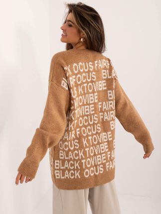 Camelowy sweter oversize z napisami