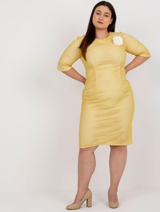 Ciemnożółta elegancka sukienka plus size z rękawem 3/4