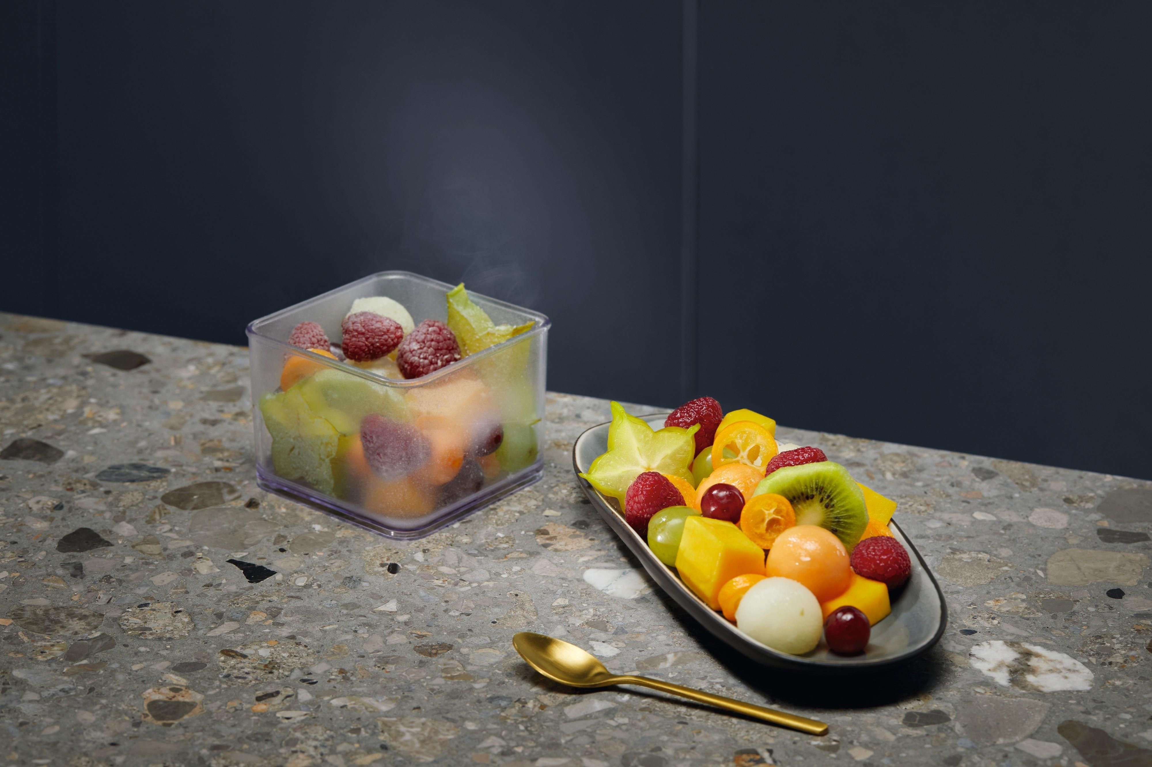 фото Мікрохвильовка Electrolux Y4SM25TMK