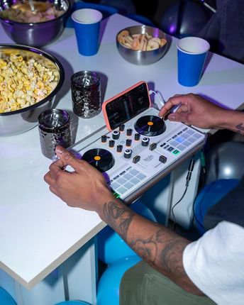 Hercules DJControl Mix Ultra mobilny kontroler DJ iOS/Android nowy 2025 - zdjęcie 4