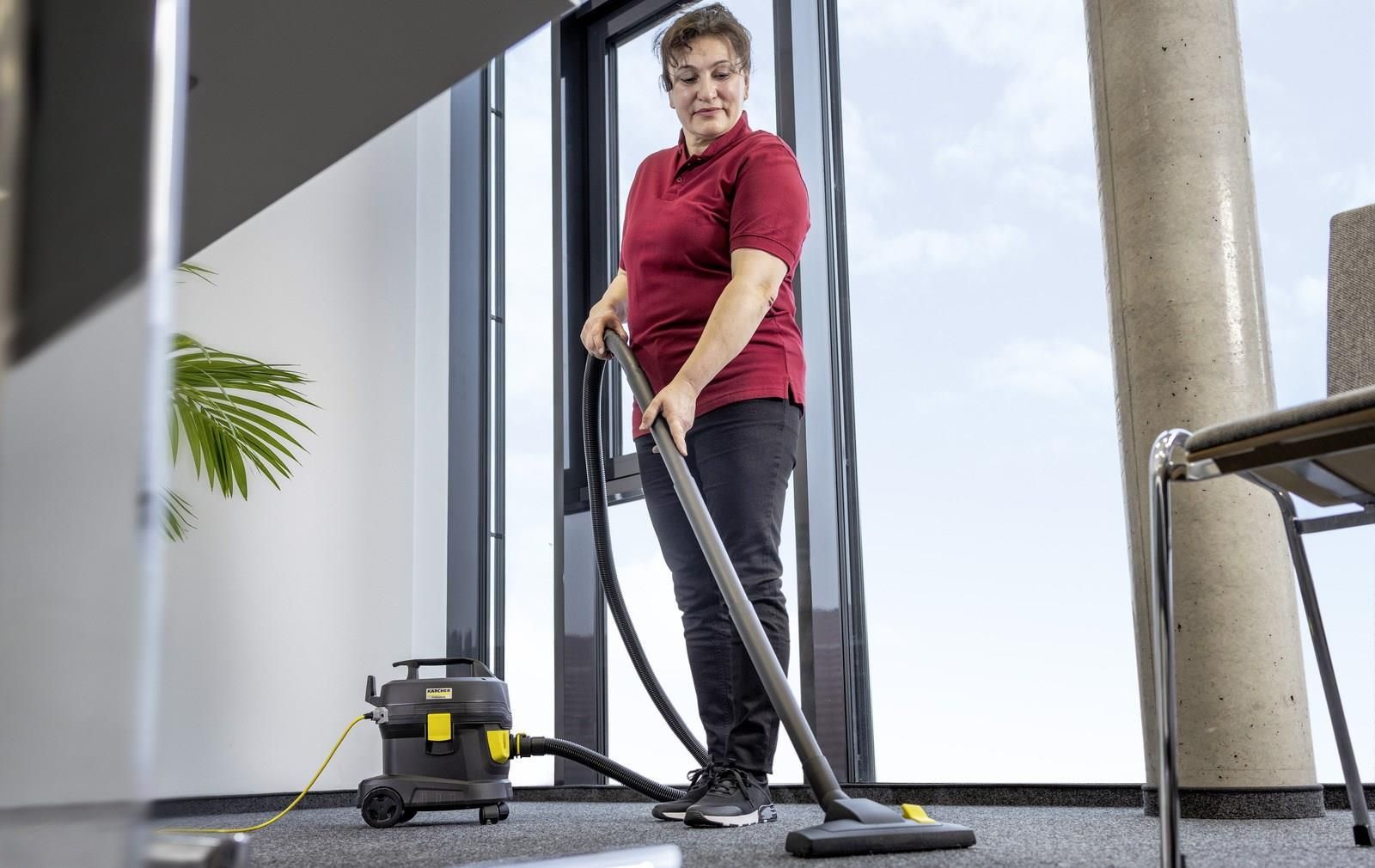 фото Профессиональный пылесос Karcher T 11/1 Classic Adv Re!Plast (1.527-213.0) 2